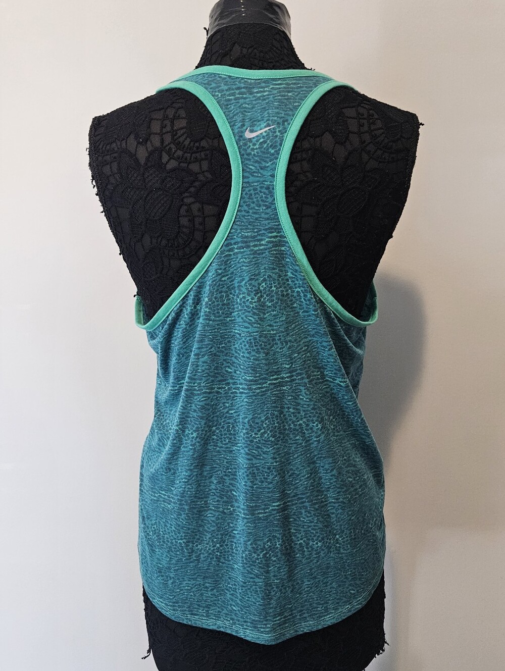 Nike Dri Fit Raceback Tank Top Womens XL Green Leopard Print Athletic Cut - Picture 4 of 9